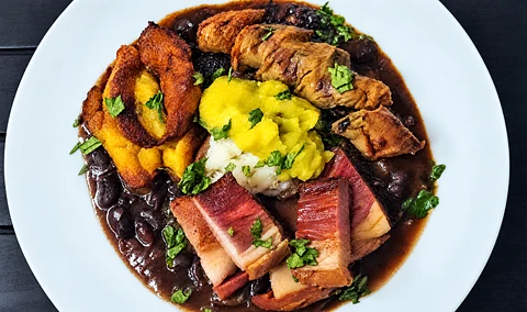 Cazuela de Frijol at Tentaciones